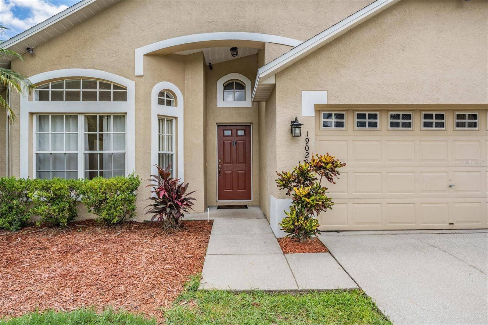 Tampa, FL 33647,19028 WEATHERSTONE DR