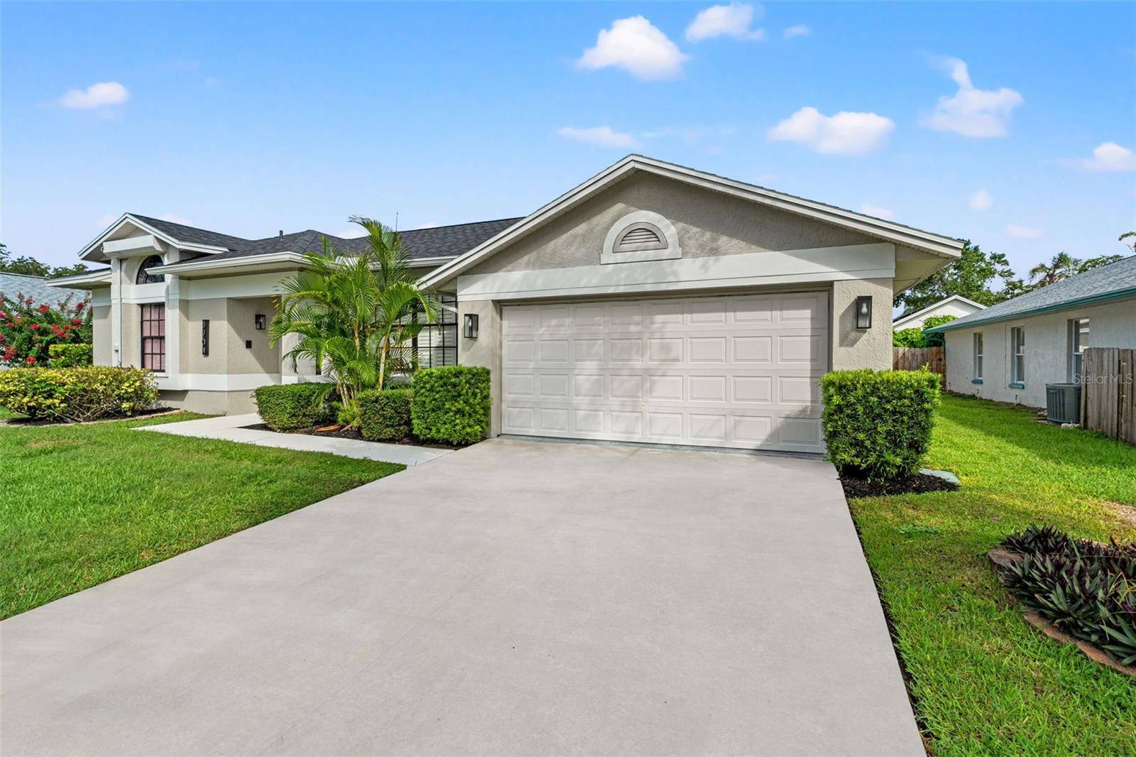 Tampa, FL 33635,8704 MIDDLE CROSS PL