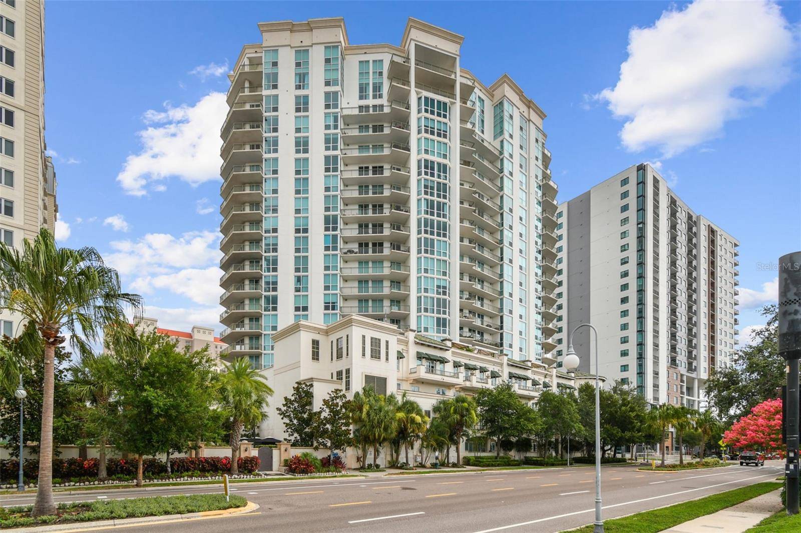Tampa, FL 33602,450 KNIGHTS RUN AVE #2004