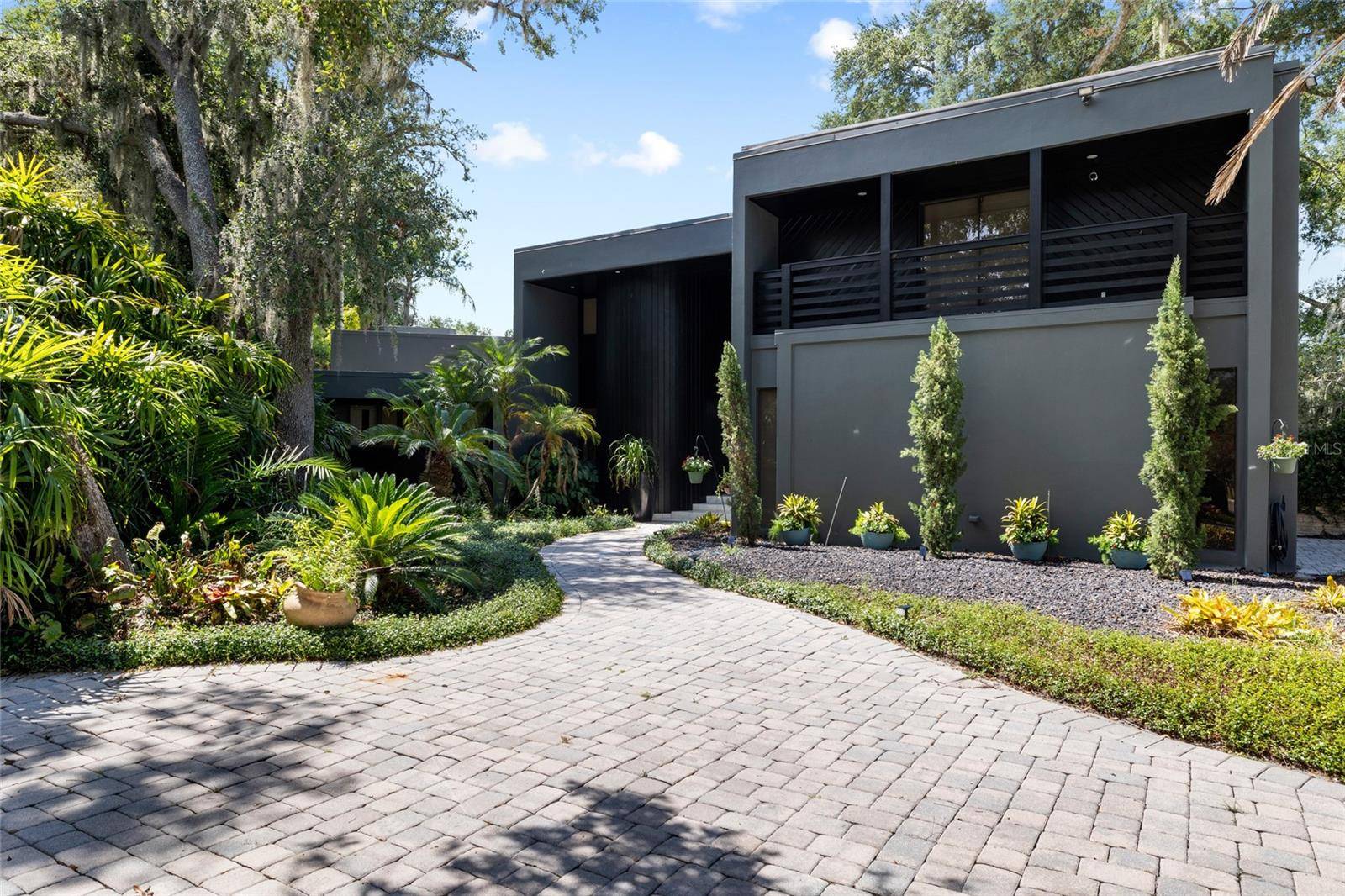 Temple Terrace, FL 33617,410 MONTROSE AVE