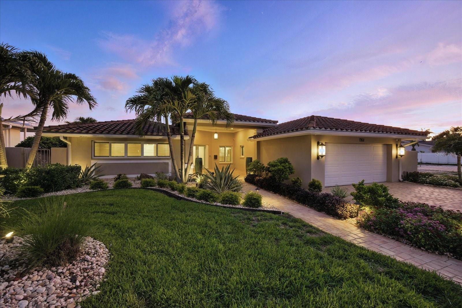 St Petersburg, FL 33707,7864 9TH AVE S