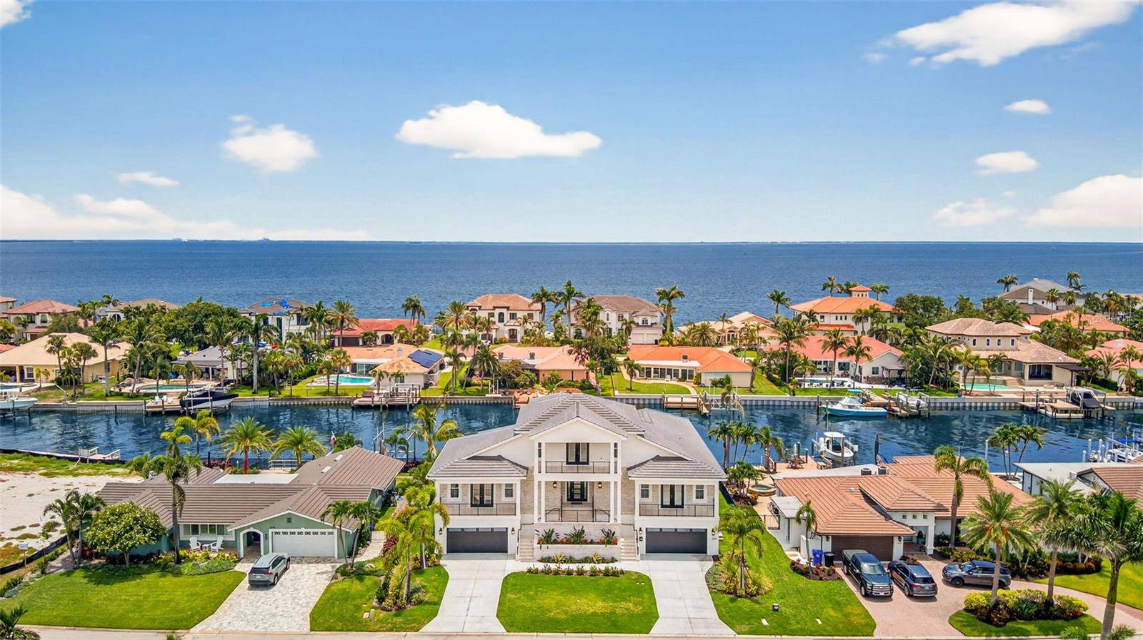 St Petersburg, FL 33703,2050 HAWAII AVE NE