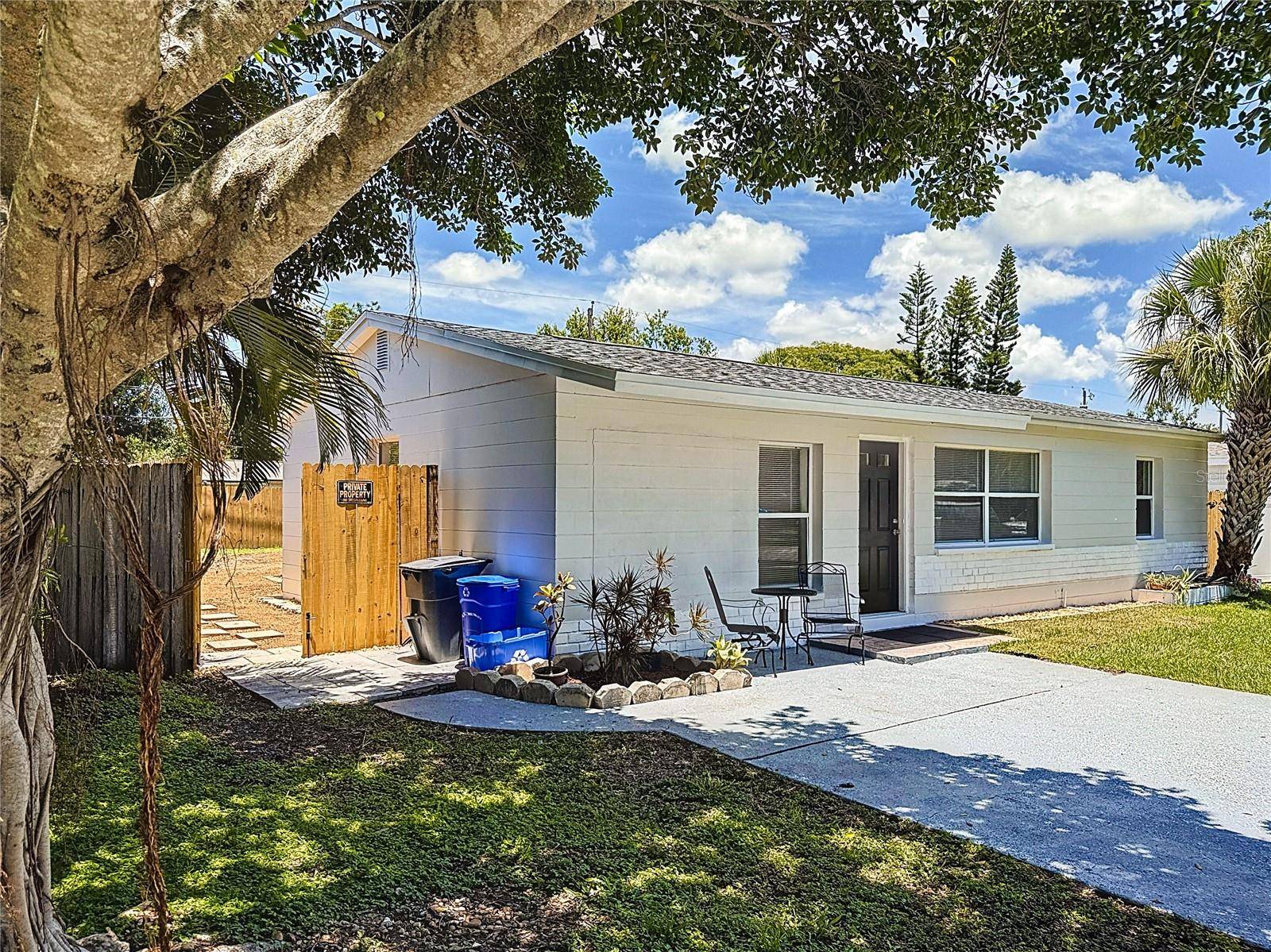 Pinellas Park, FL 33781,6925 79TH AVE N