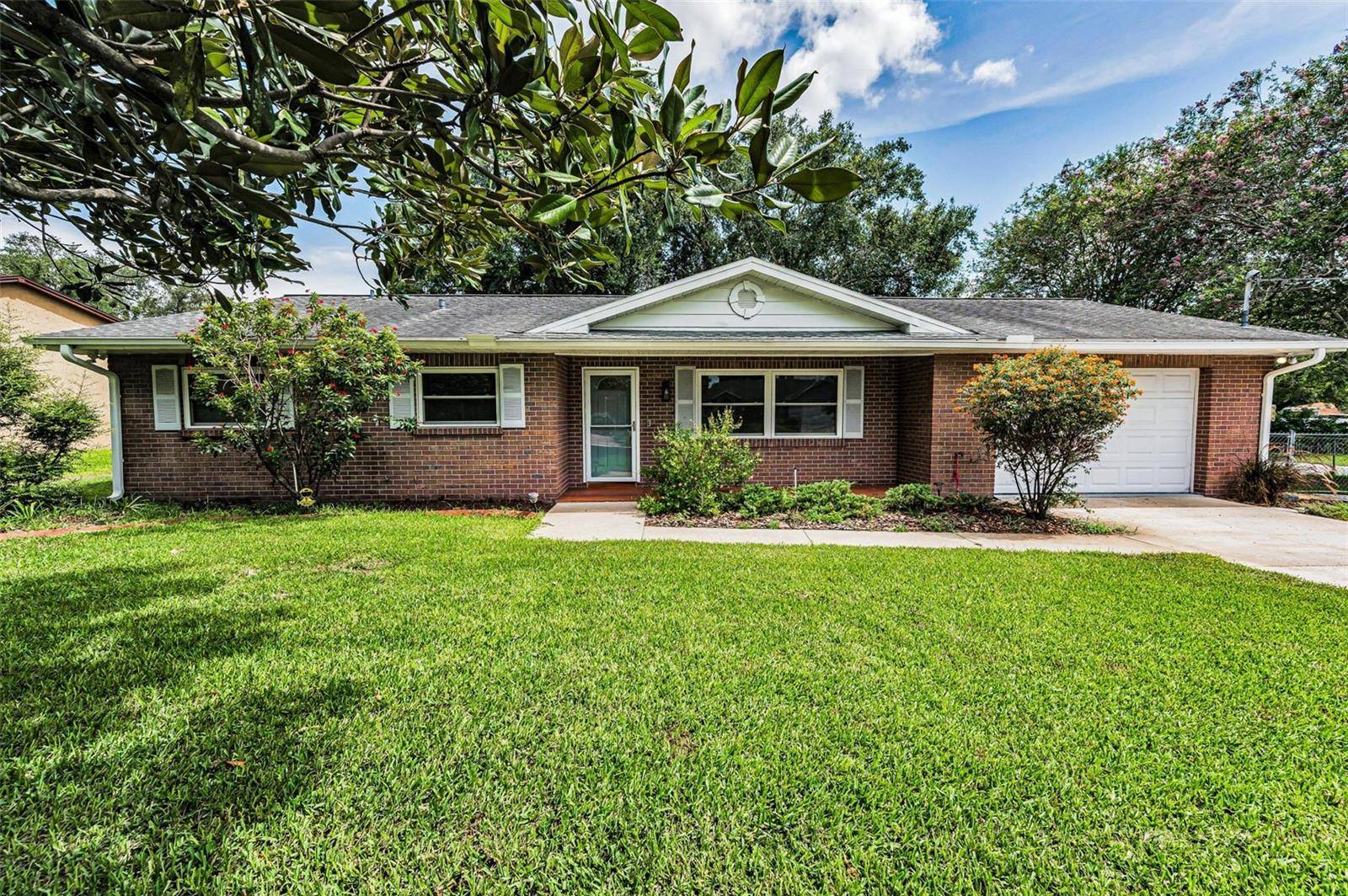 Brandon, FL 33511,607 SPRING BLOSSOM CT