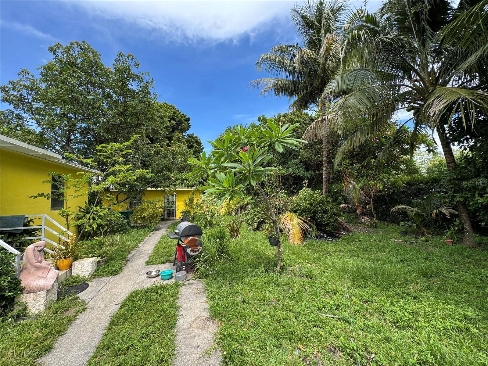 Miami, FL 33150,6951 NW 5TH CT