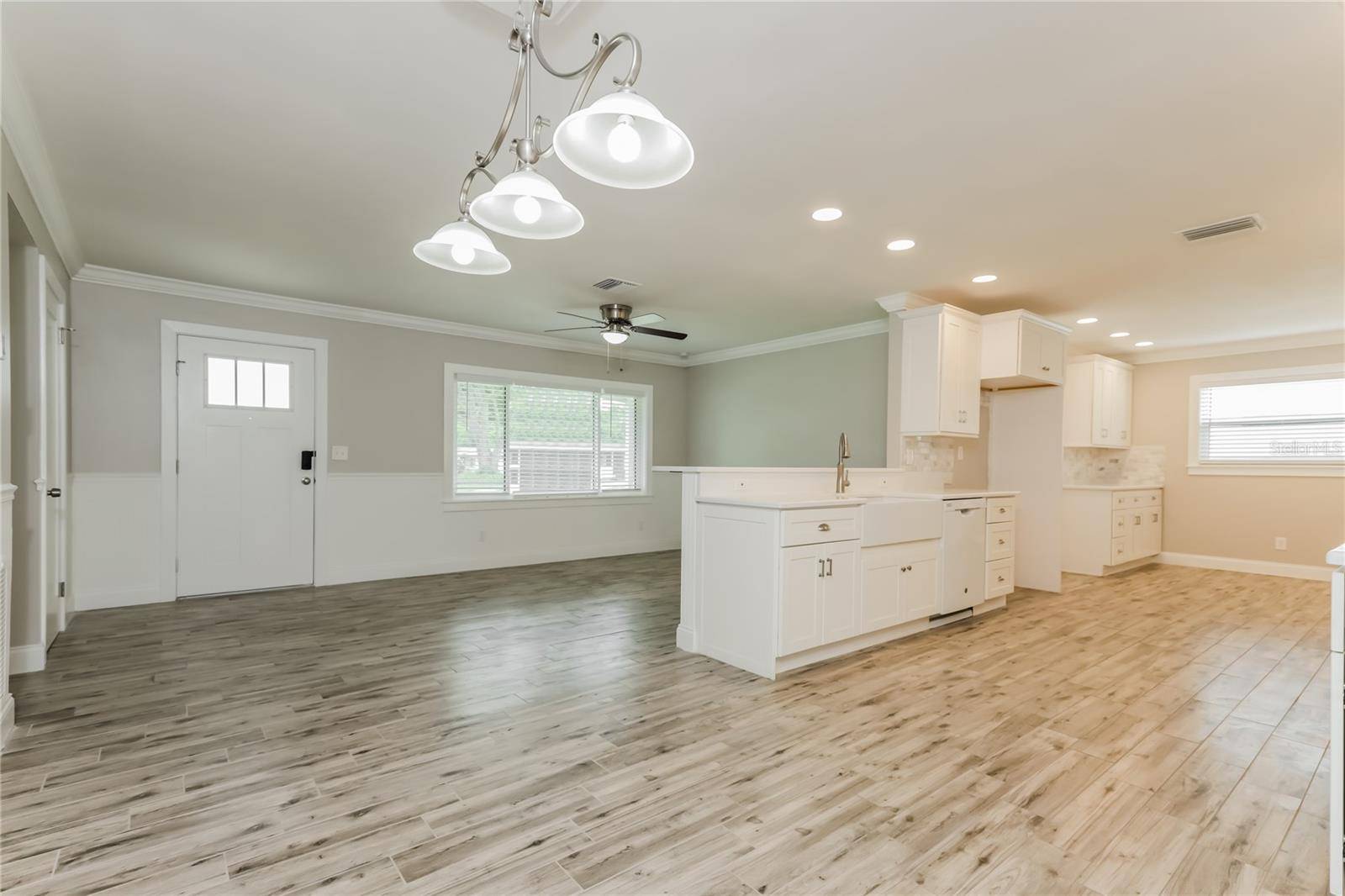 Brandon, FL 33510,215 CRANBERRY LN