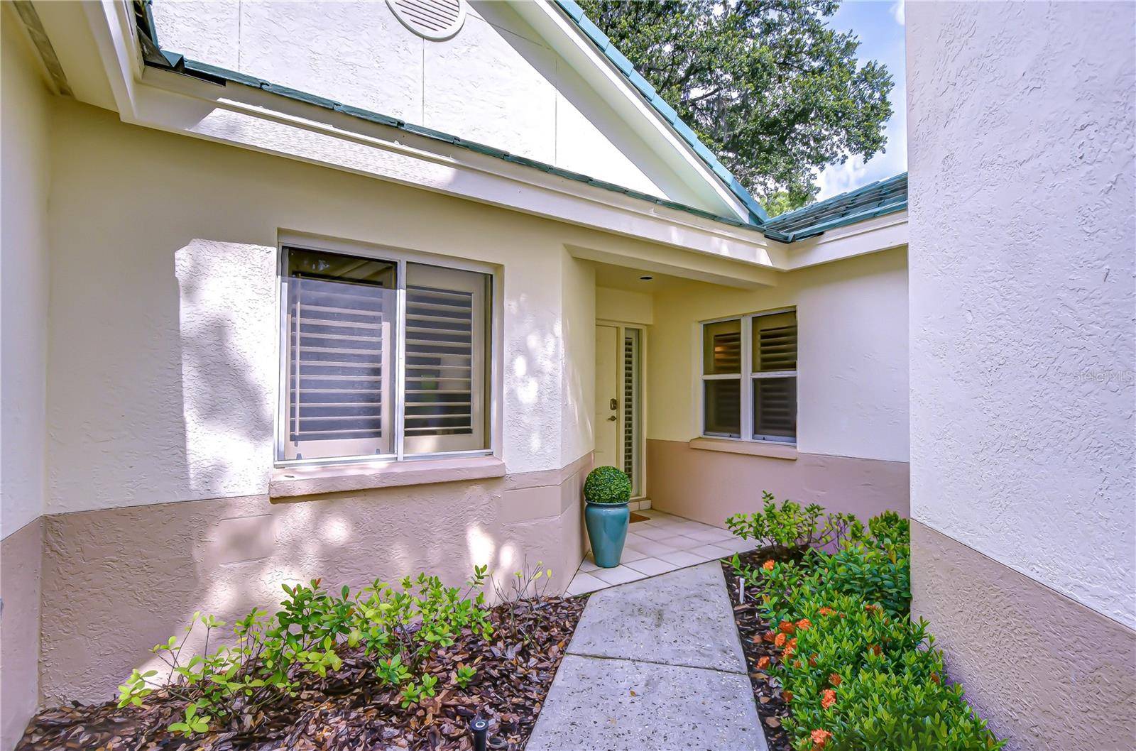 Tampa, FL 33647,15878 SANCTUARY DR