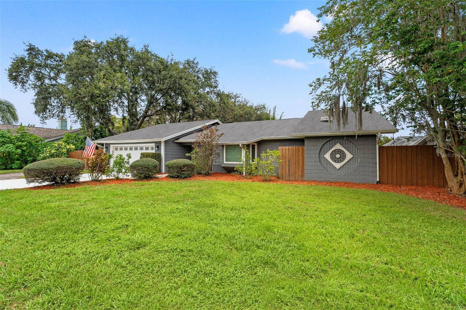 Tarpon Springs, FL 34688,573 WHISPERING LAKES BLVD