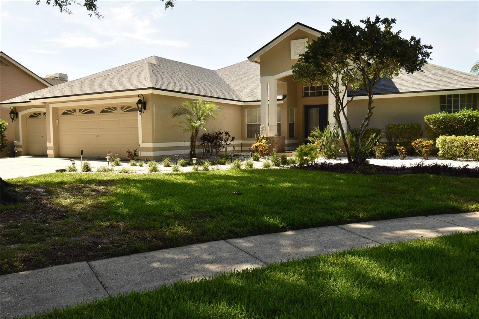 Lutz, FL 33549,816 SANDRINGHAM LN