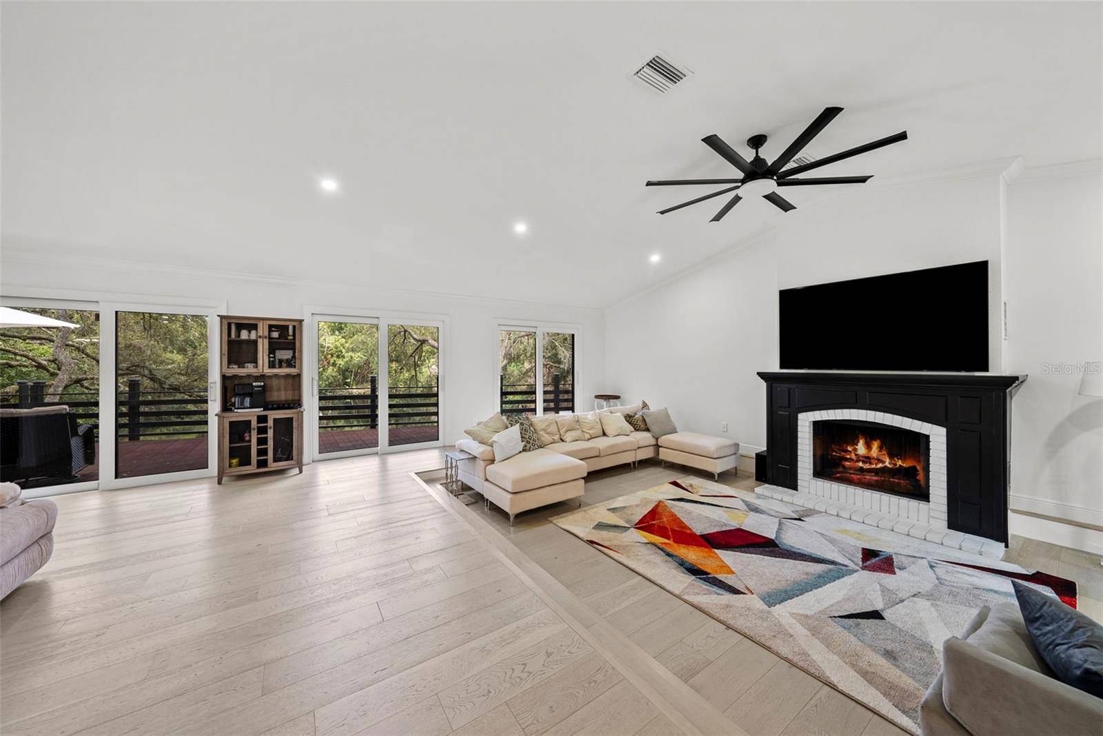 Brandon, FL 33510,900 OAK HOLLOW PL