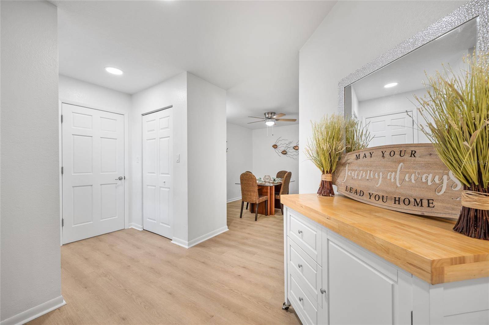 Tampa, FL 33612,9822 BROWNSTONE DR