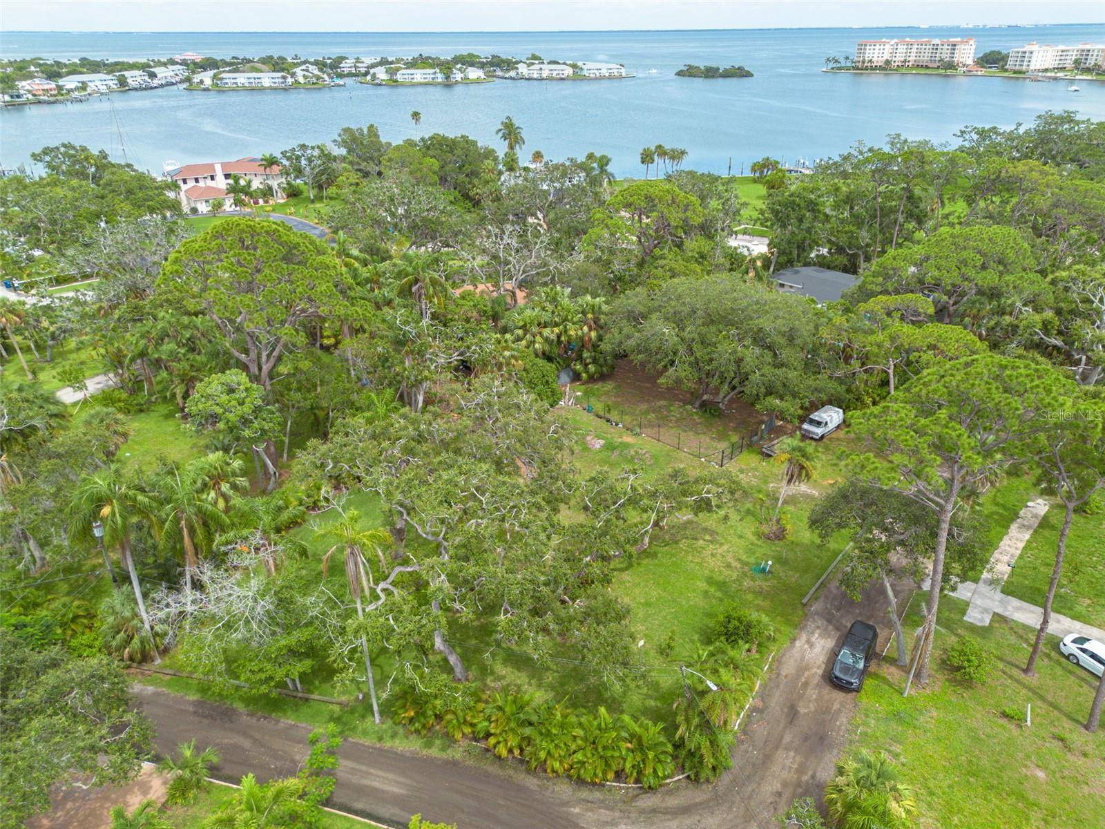 St Petersburg, FL 33705,4942 CAMELLIA WAY S