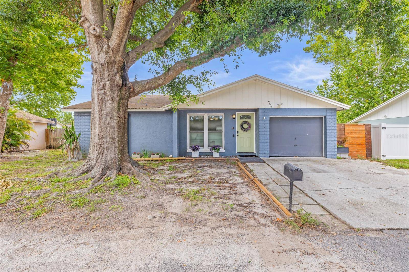 Tampa, FL 33615,9504 WOODBOROUGH CT