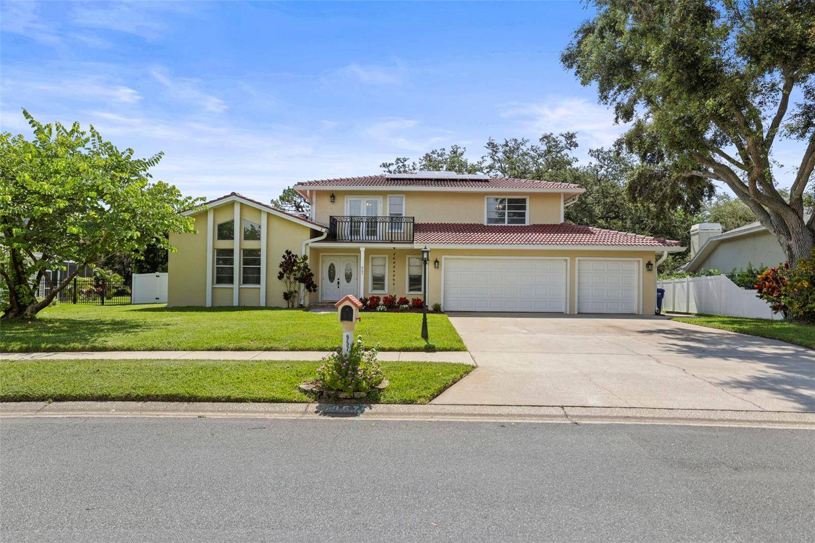 Dunedin, FL 34698,957 WEATHERSFIELD DR