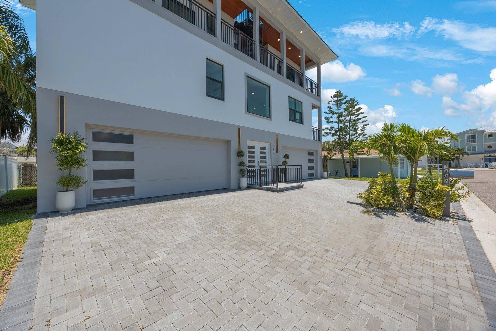 Redington Shores, FL 33708,18077 3RD ST E
