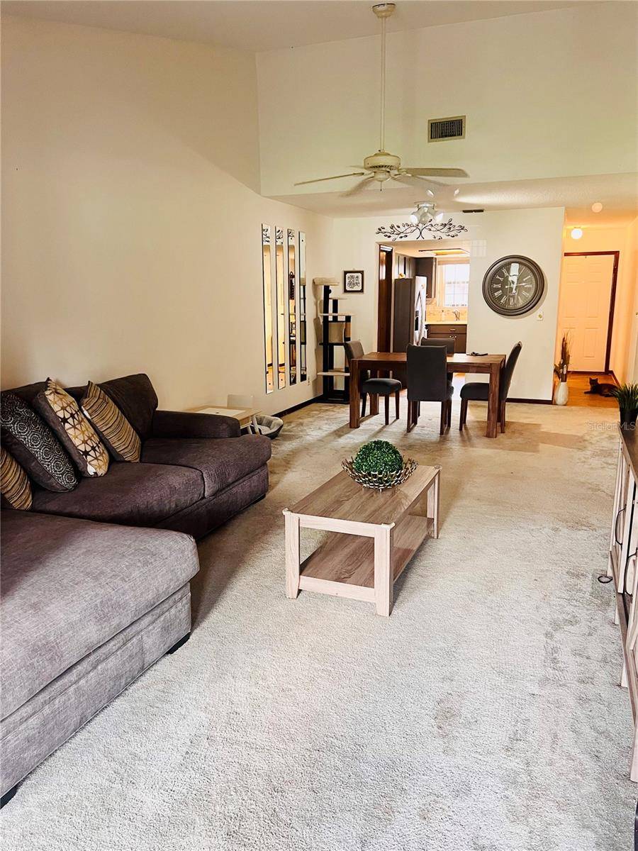 Dade City, FL 33523,35140 WHISPERING OAKS BLVD