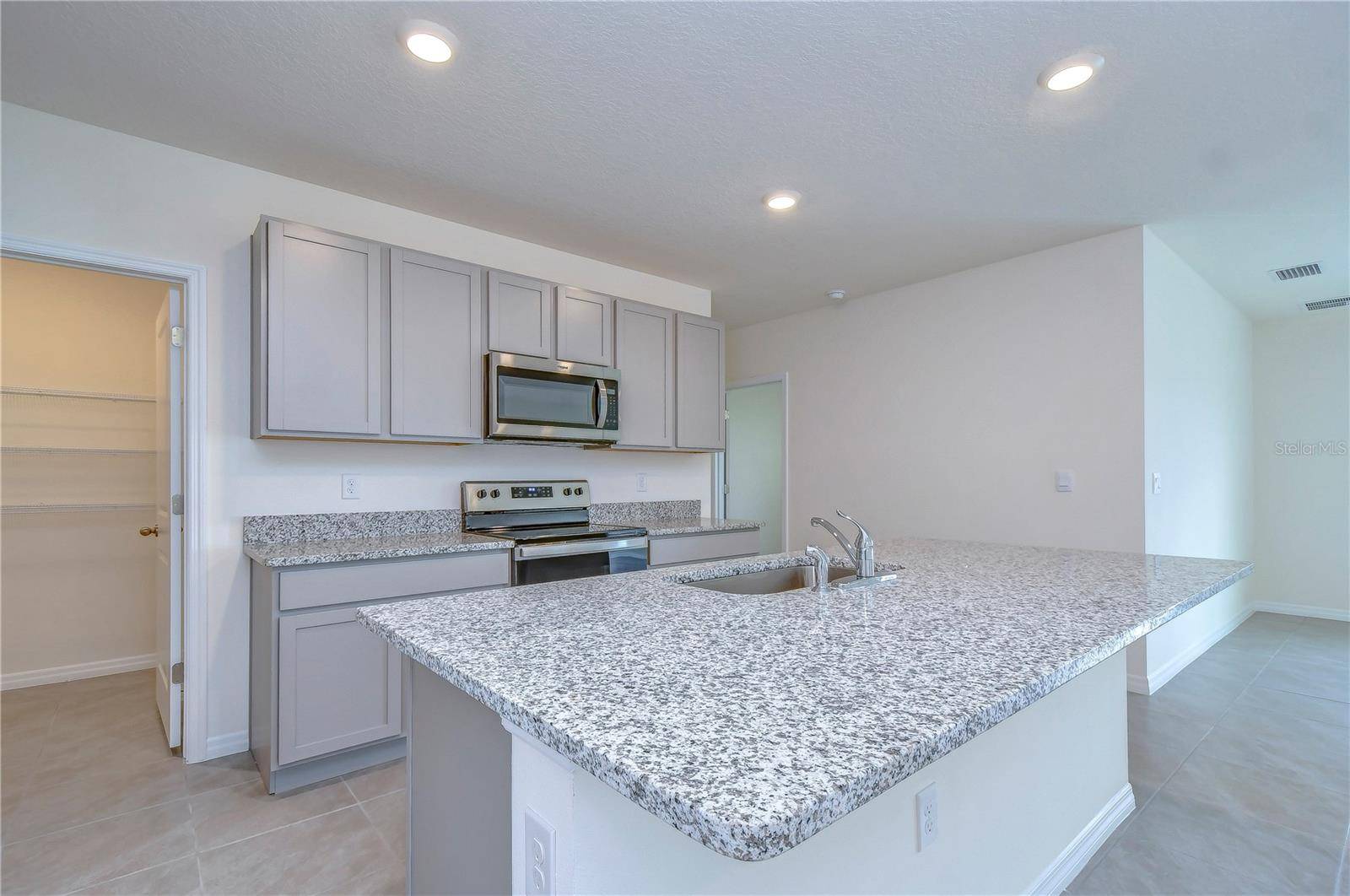 Wesley Chapel, FL 33545,9176 FORGE BREEZE LOOP