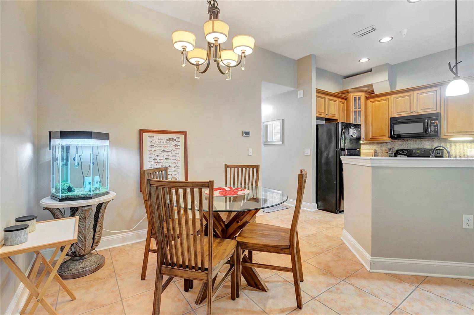 St Petersburg, FL 33701,701 MIRROR LAKE DR N #120