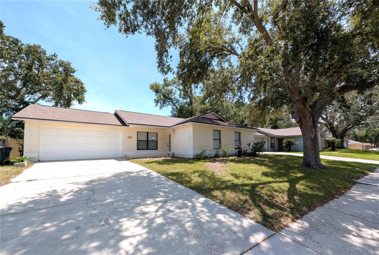 Valrico, FL 33594,4139 YELLOWWOOD DR
