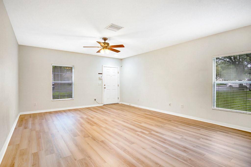 Lithia, FL 33547,15867 FISHHAWK VIEW DR