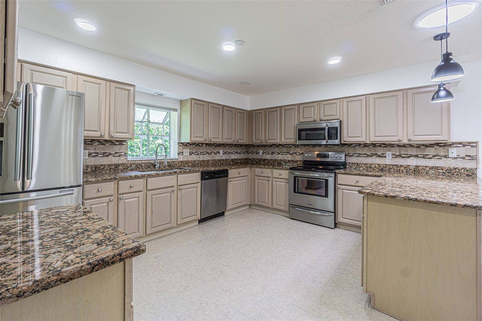 San Antonio, FL 33576,11027 DORMIE DR
