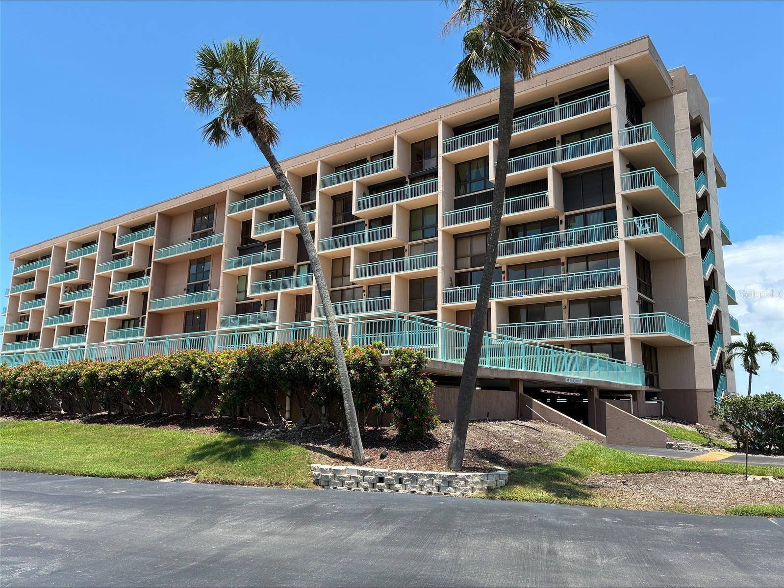 Treasure Island, FL 33706,1 KEY CAPRI #310E