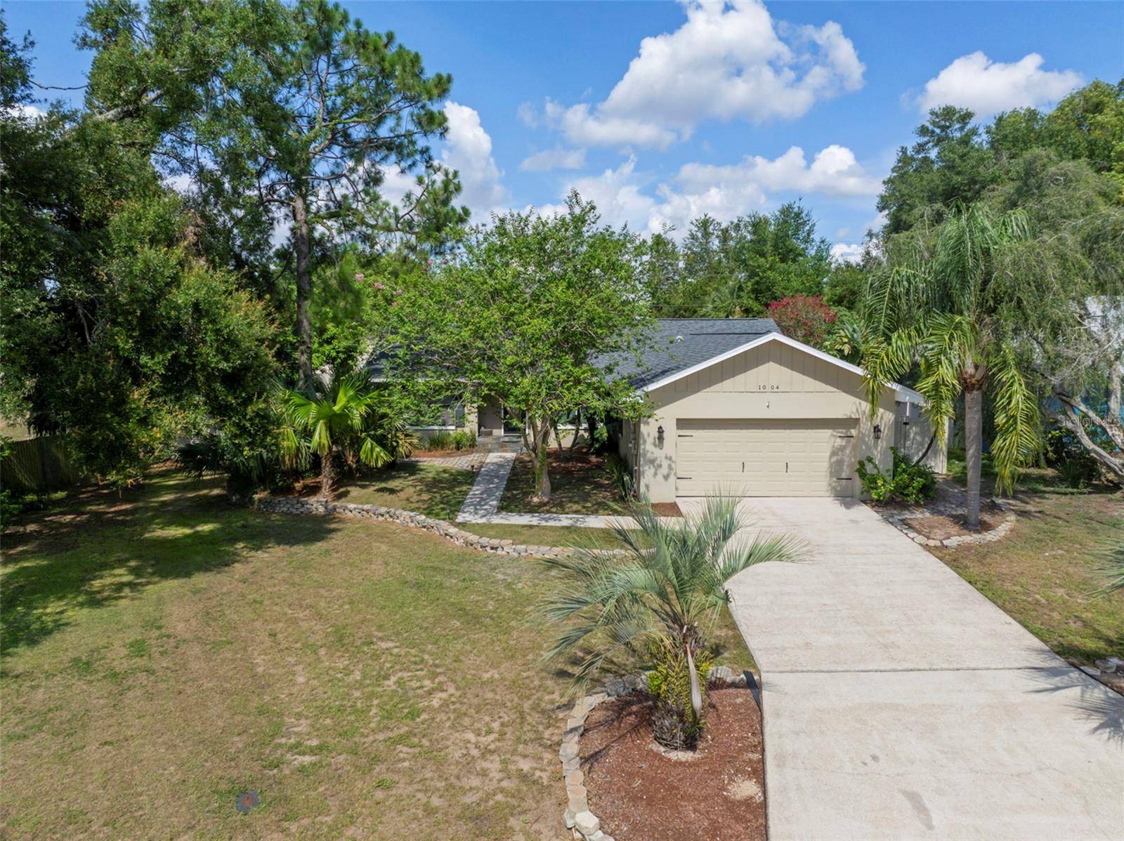 Valrico, FL 33594,1004 CLASSIC DR