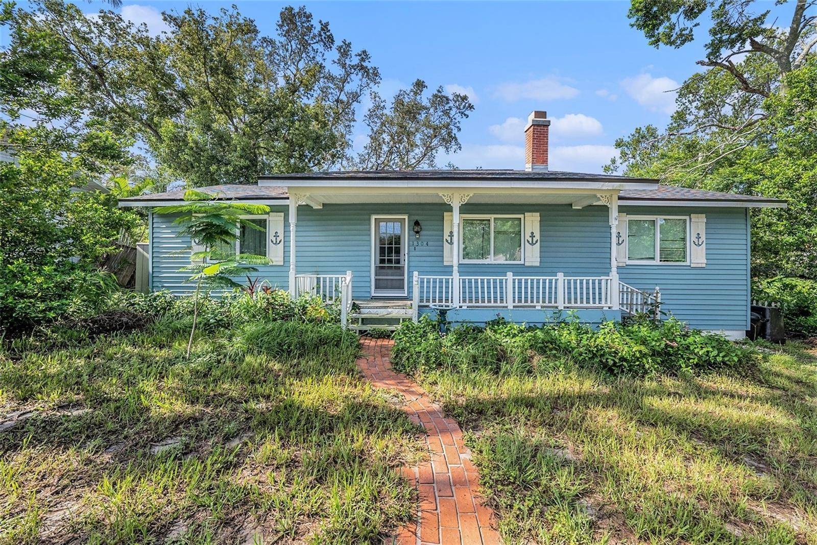 Tarpon Springs, FL 34689,1304 E COURT ST