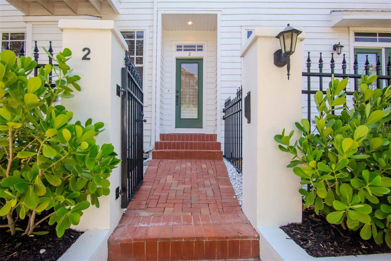 Tampa, FL 33606,113 BOSPHOROUS AVE #2