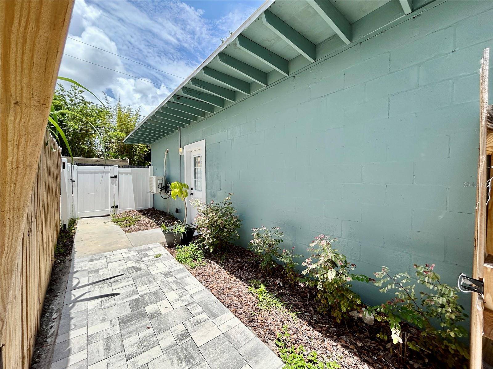 St Petersburg, FL 33701,532 HIGHLAND ST N #1/2