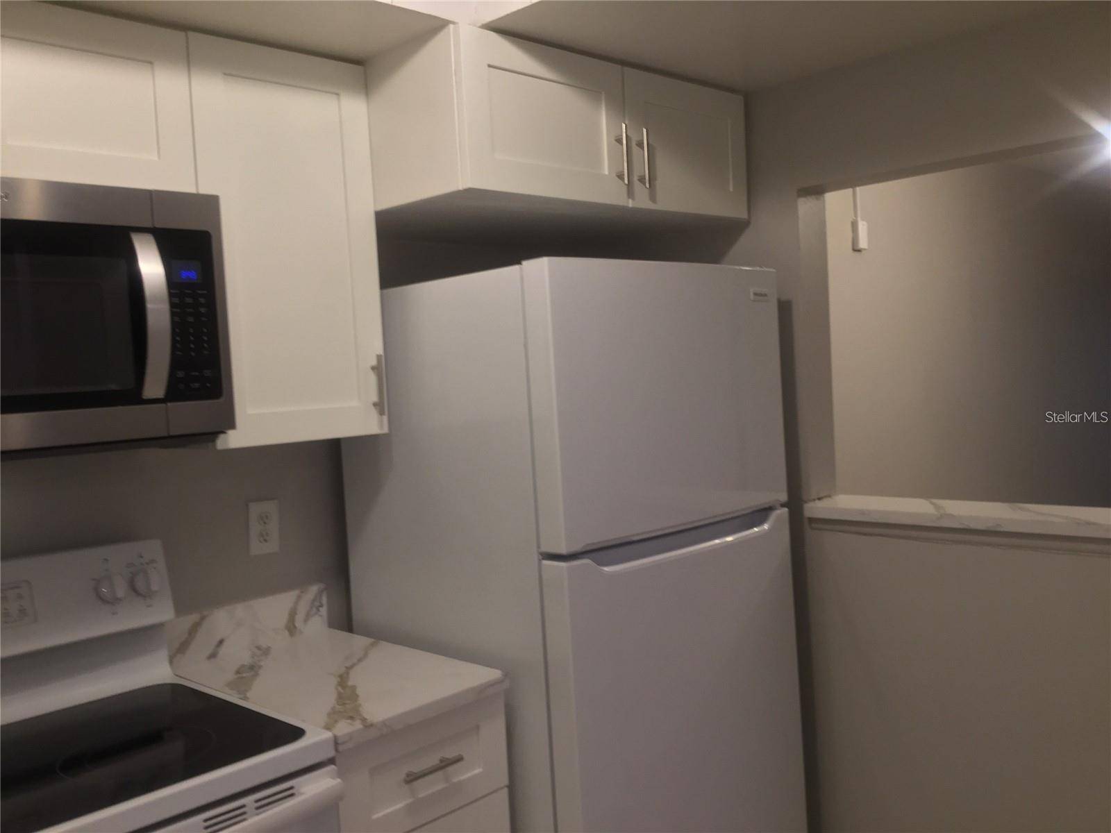 Largo, FL 33770,1100 E BAY DR #82