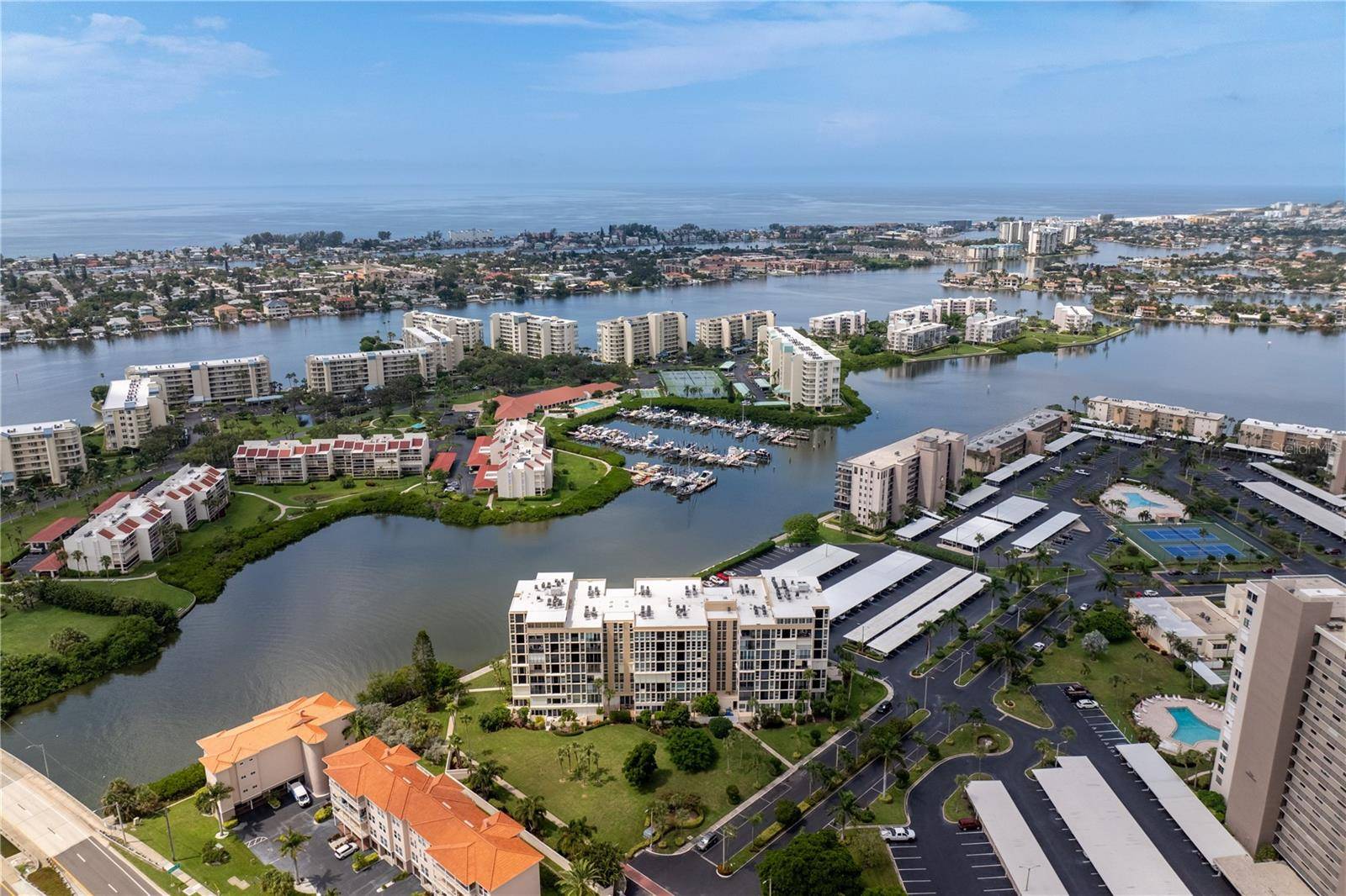 South Pasadena, FL 33707,7400 SUN ISLAND DR S #407