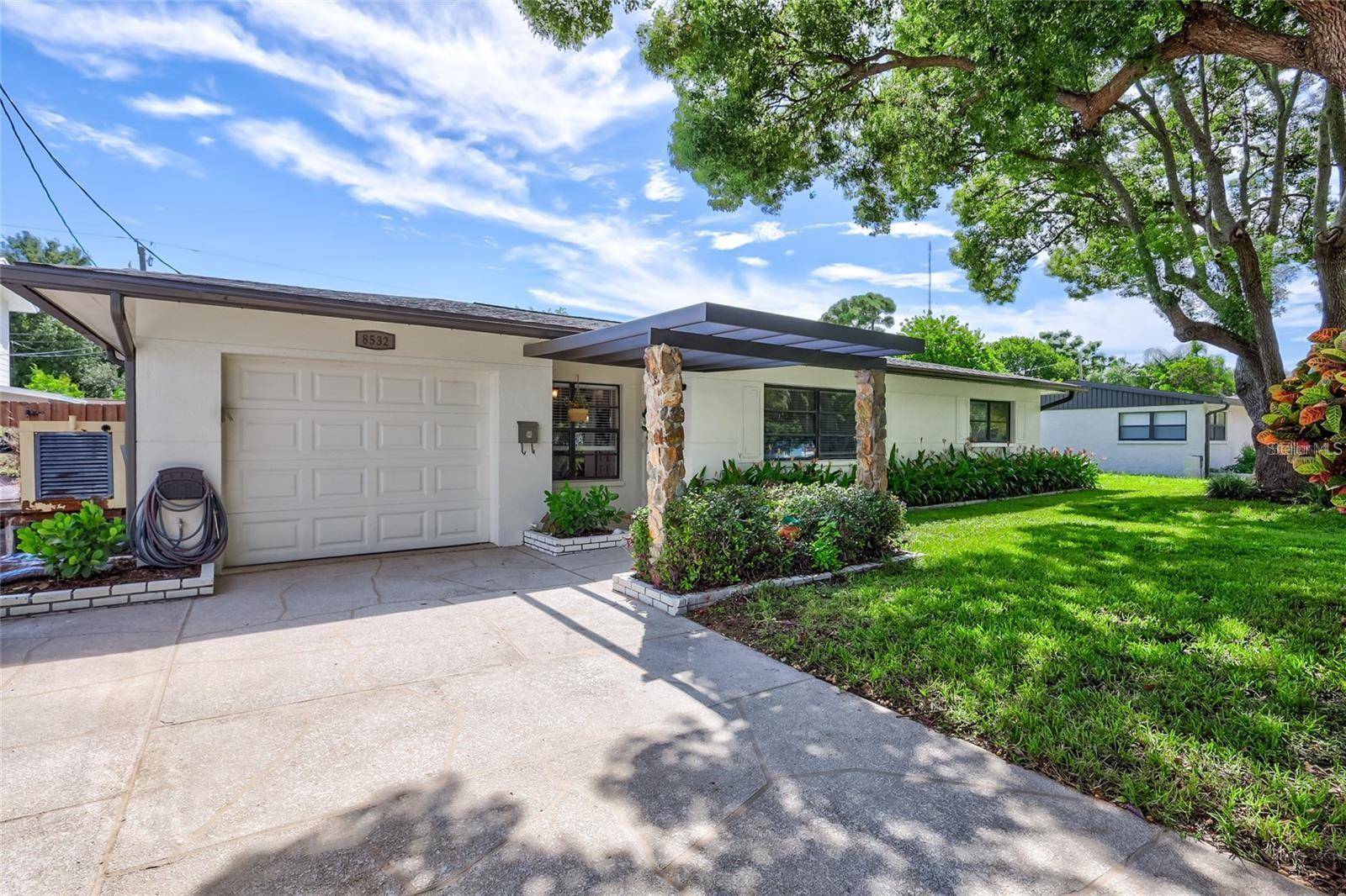 Seminole, FL 33777,8532 KUMQUAT AVE