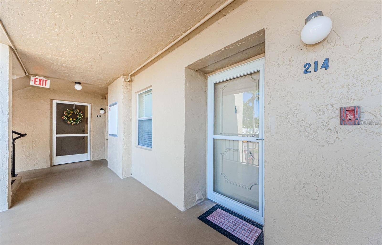 Tarpon Springs, FL 34689,90 S HIGHLAND AVE #214