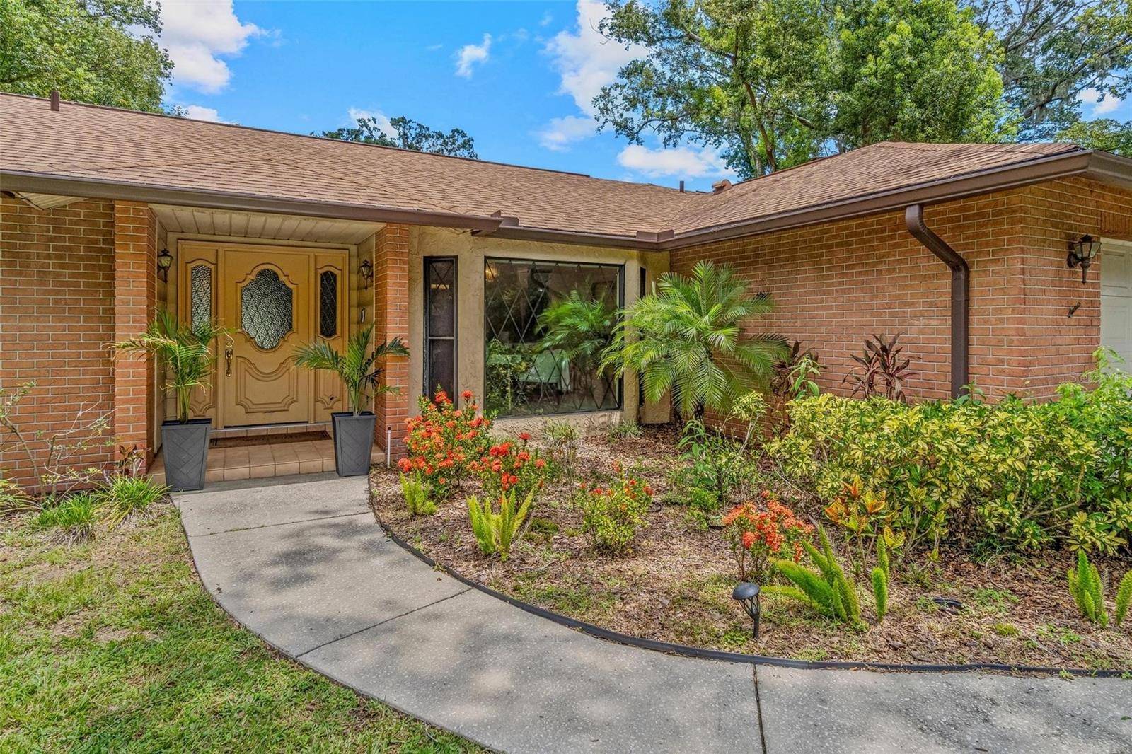 Tampa, FL 33618,1913 DYER RD