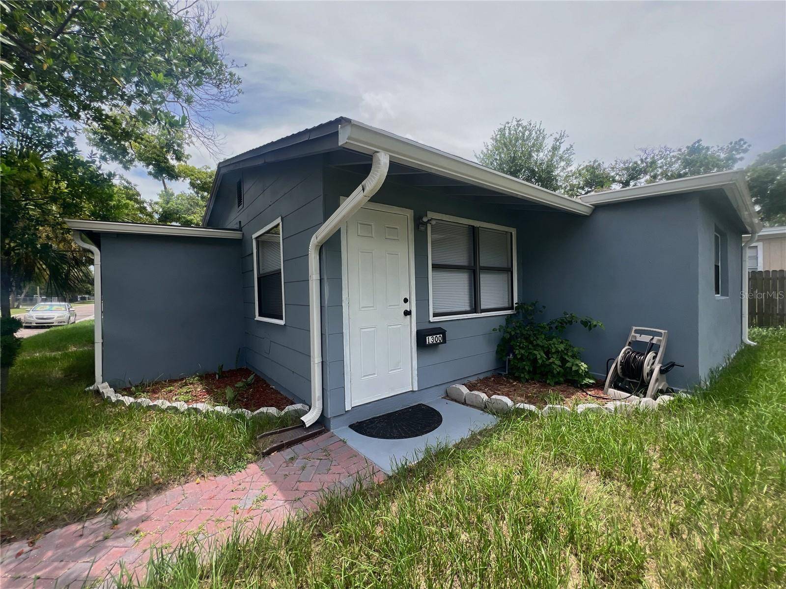 St Petersburg, FL 33711,1300 37TH ST S