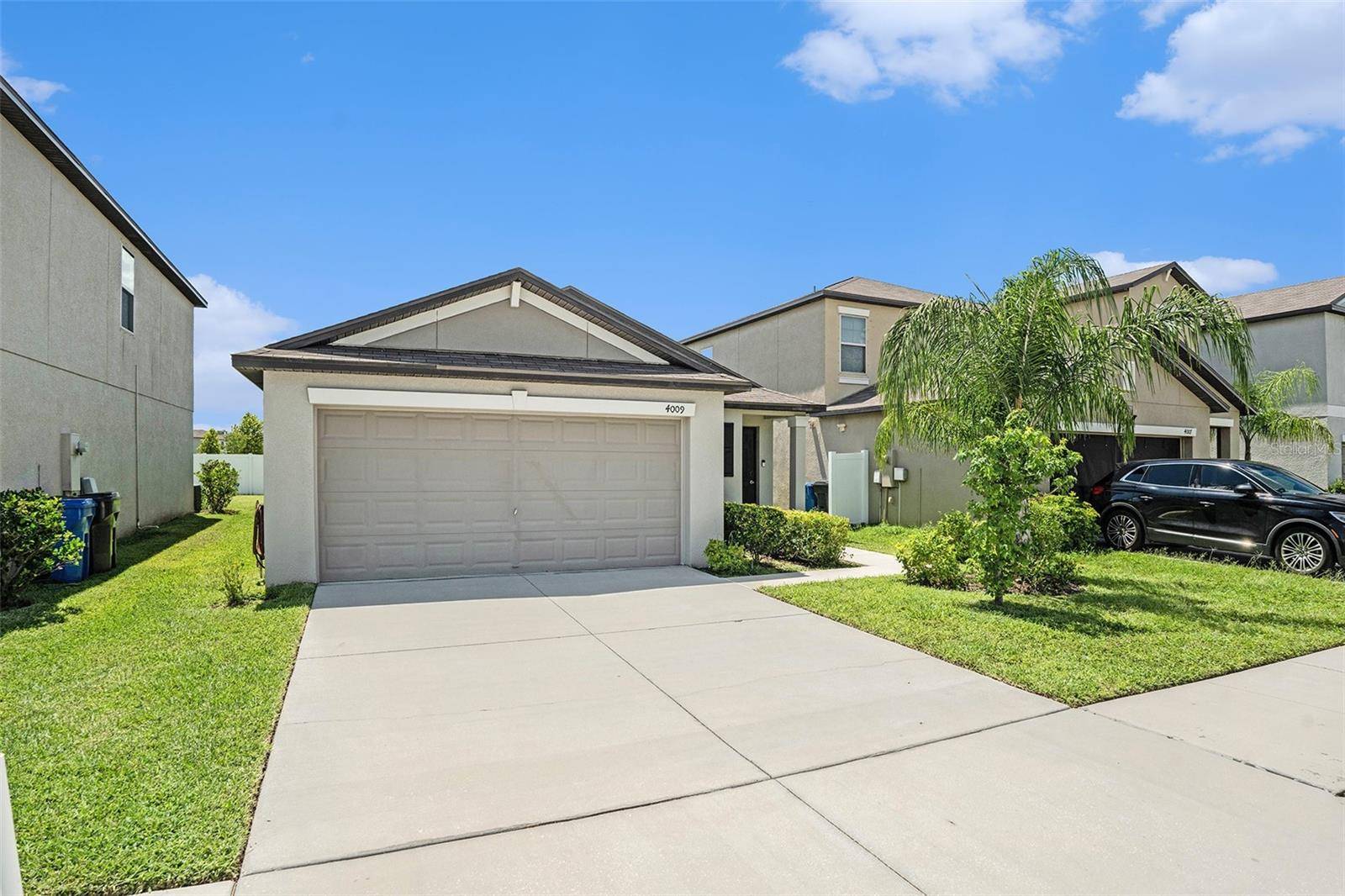 Tampa, FL 33619,4009 GLOBE THISTLE DR