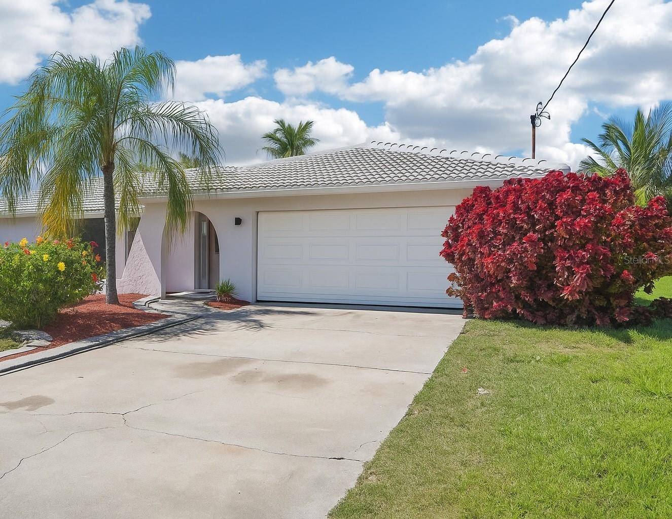Cape Coral, FL 33914,5208 SW 3RD AVE