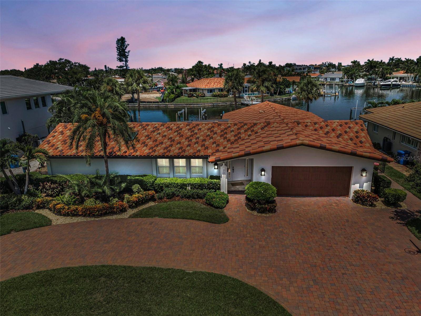 St Petersburg, FL 33703,2057 KANSAS AVE NE