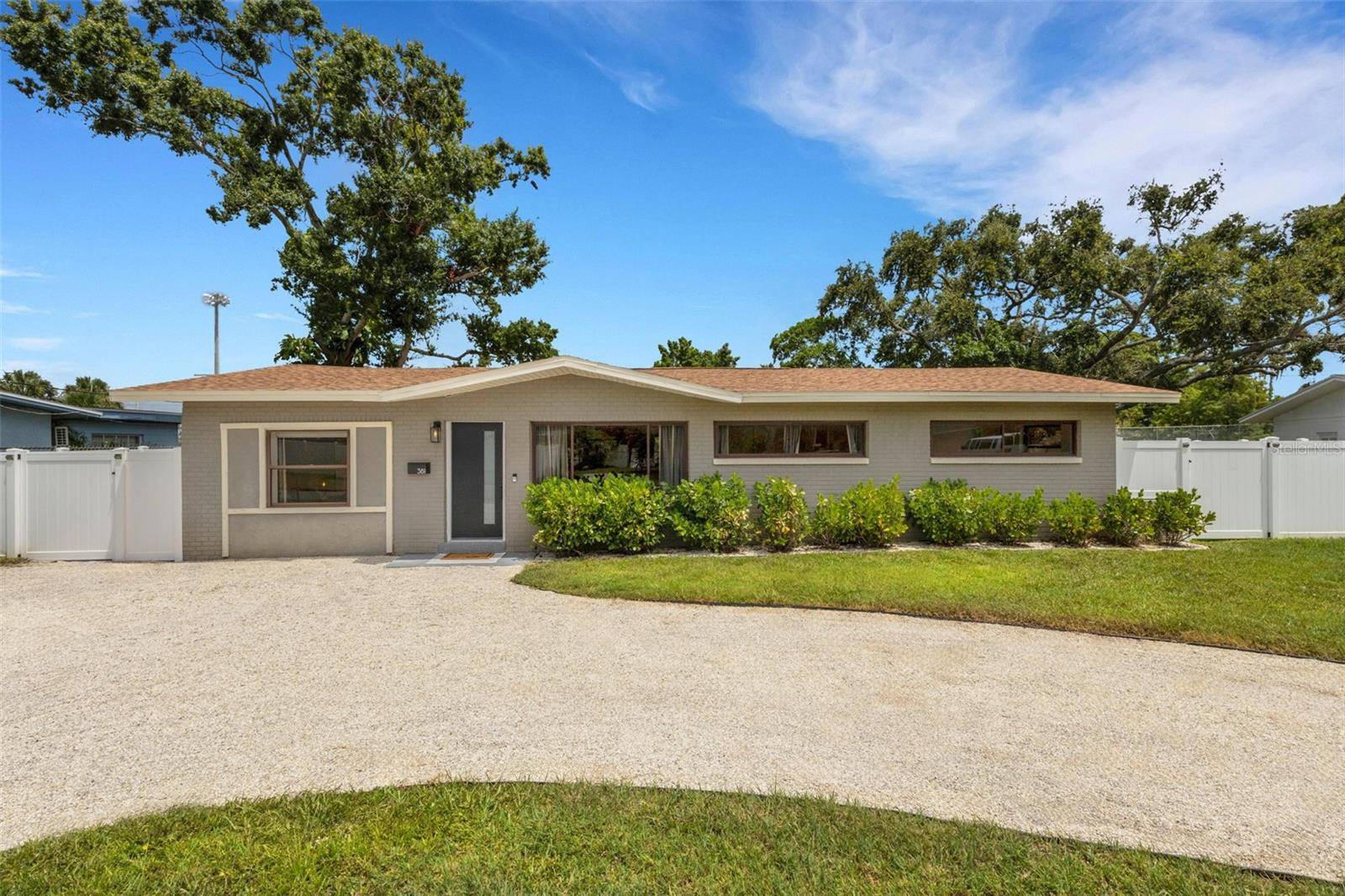 St Petersburg, FL 33705,381 KINGFISH DR SE