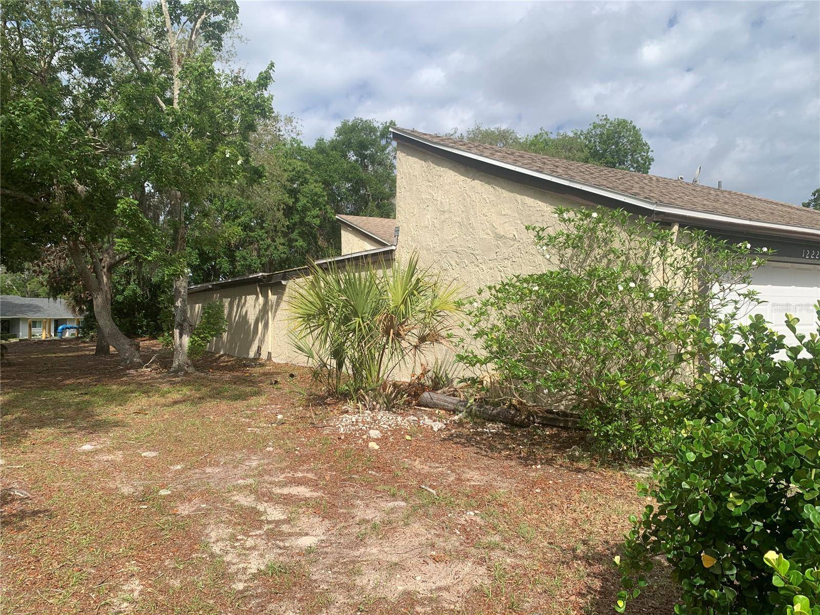Hudson, FL 34667,12225 SADDLE STRAP ROW
