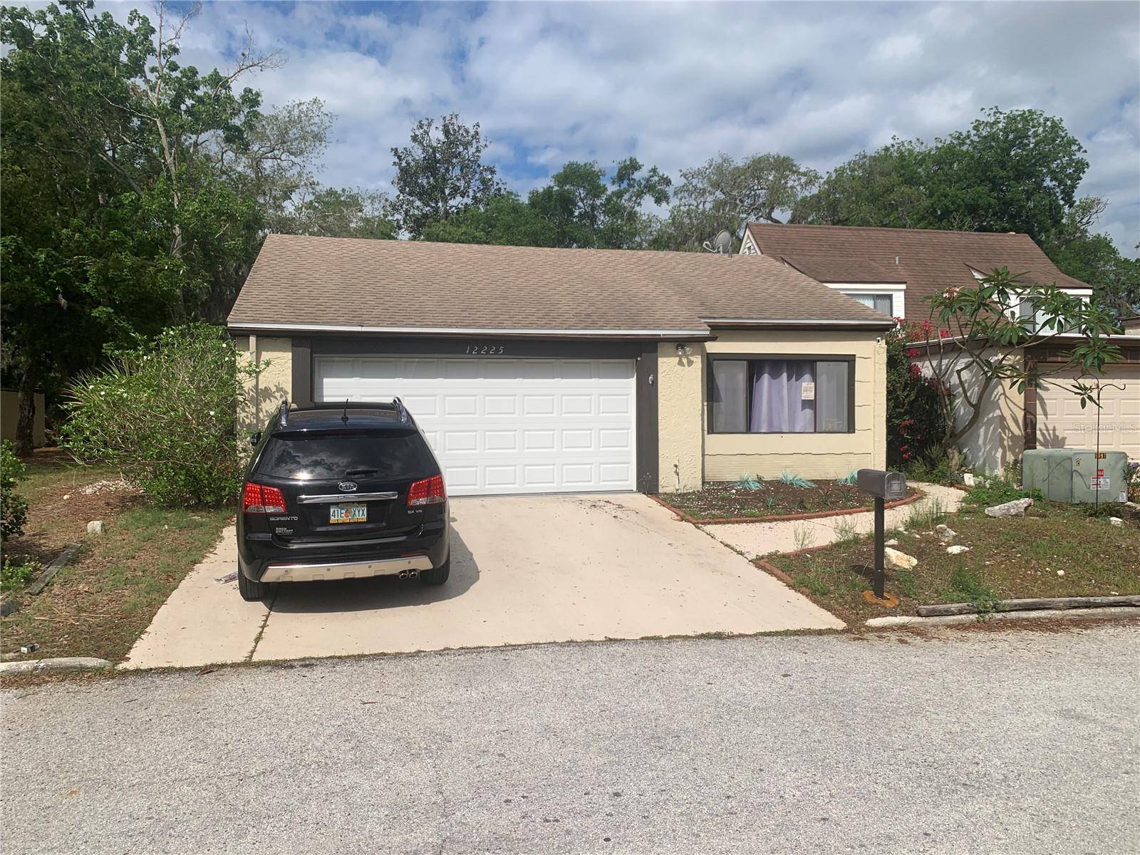 Hudson, FL 34667,12225 SADDLE STRAP ROW