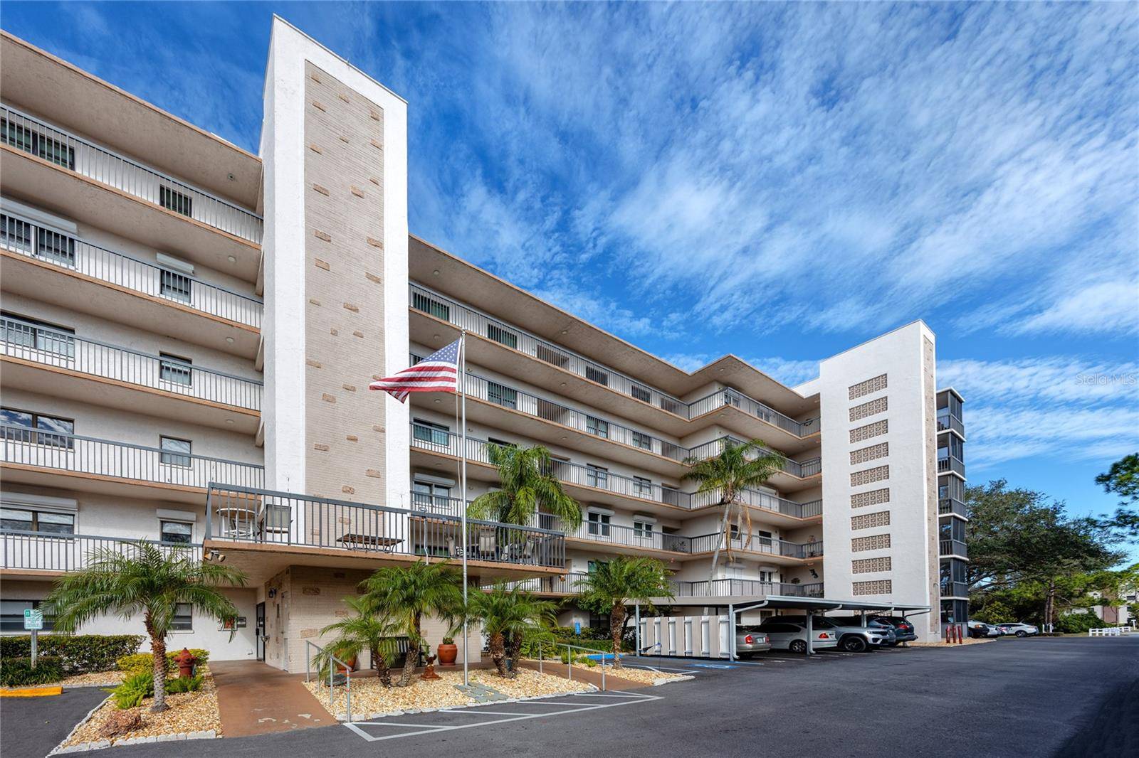 St Petersburg, FL 33709,8186 TERRACE GARDEN DR N #101