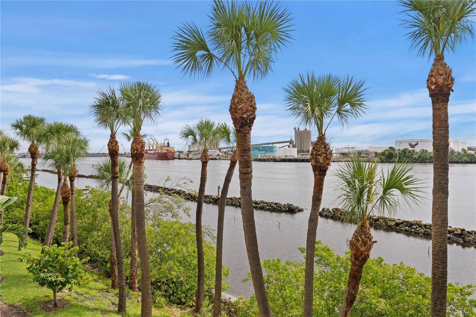 Tampa, FL 33602,928 HEMINGWAY CIR