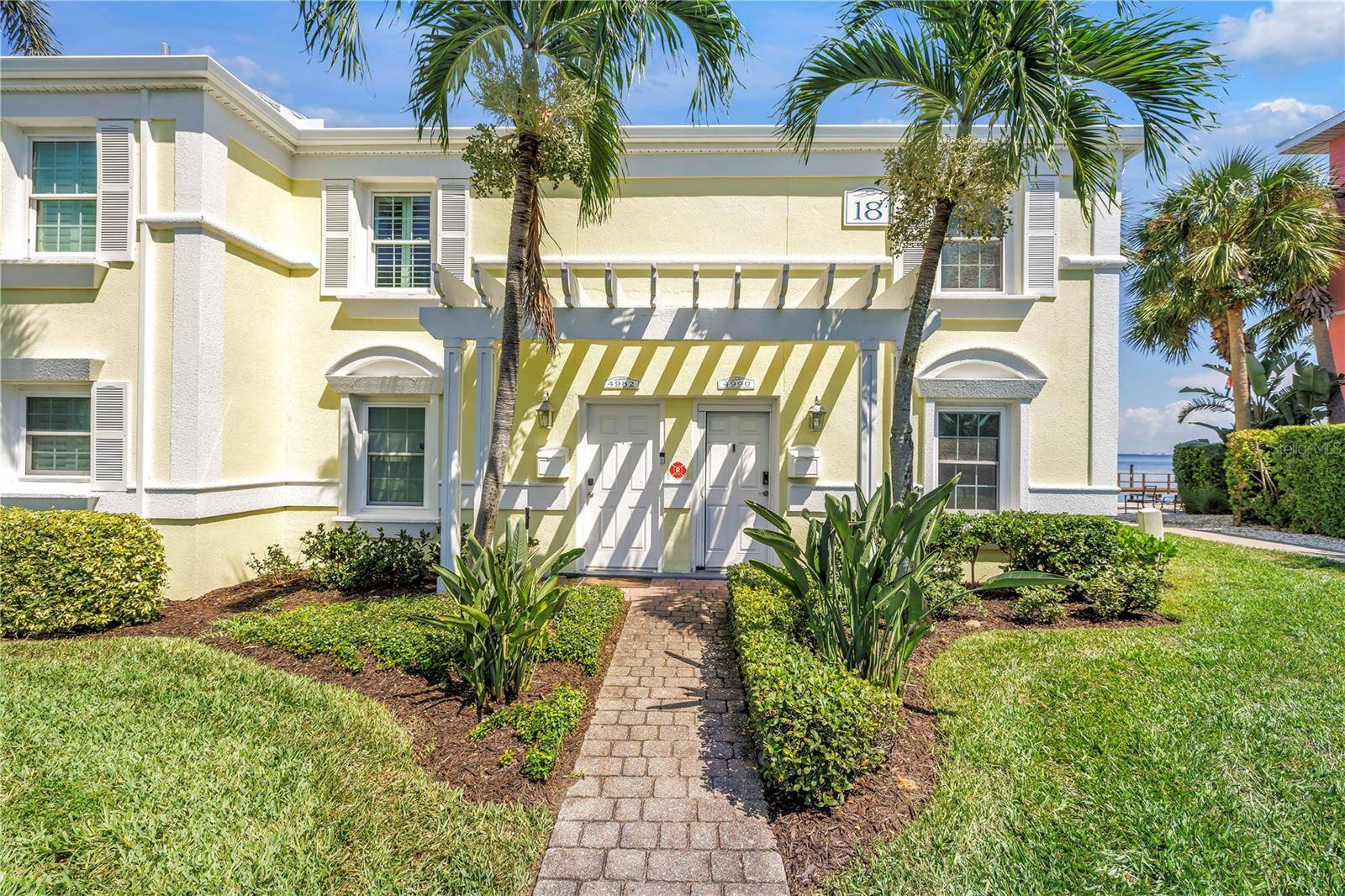 St Petersburg, FL 33705,4982 COQUINA KEY DR SE