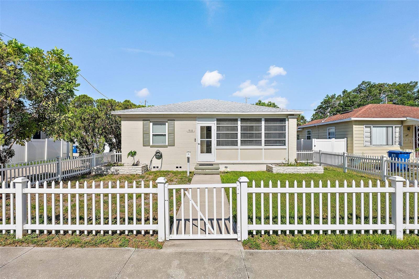 St Petersburg, FL 33713,918 27TH ST N