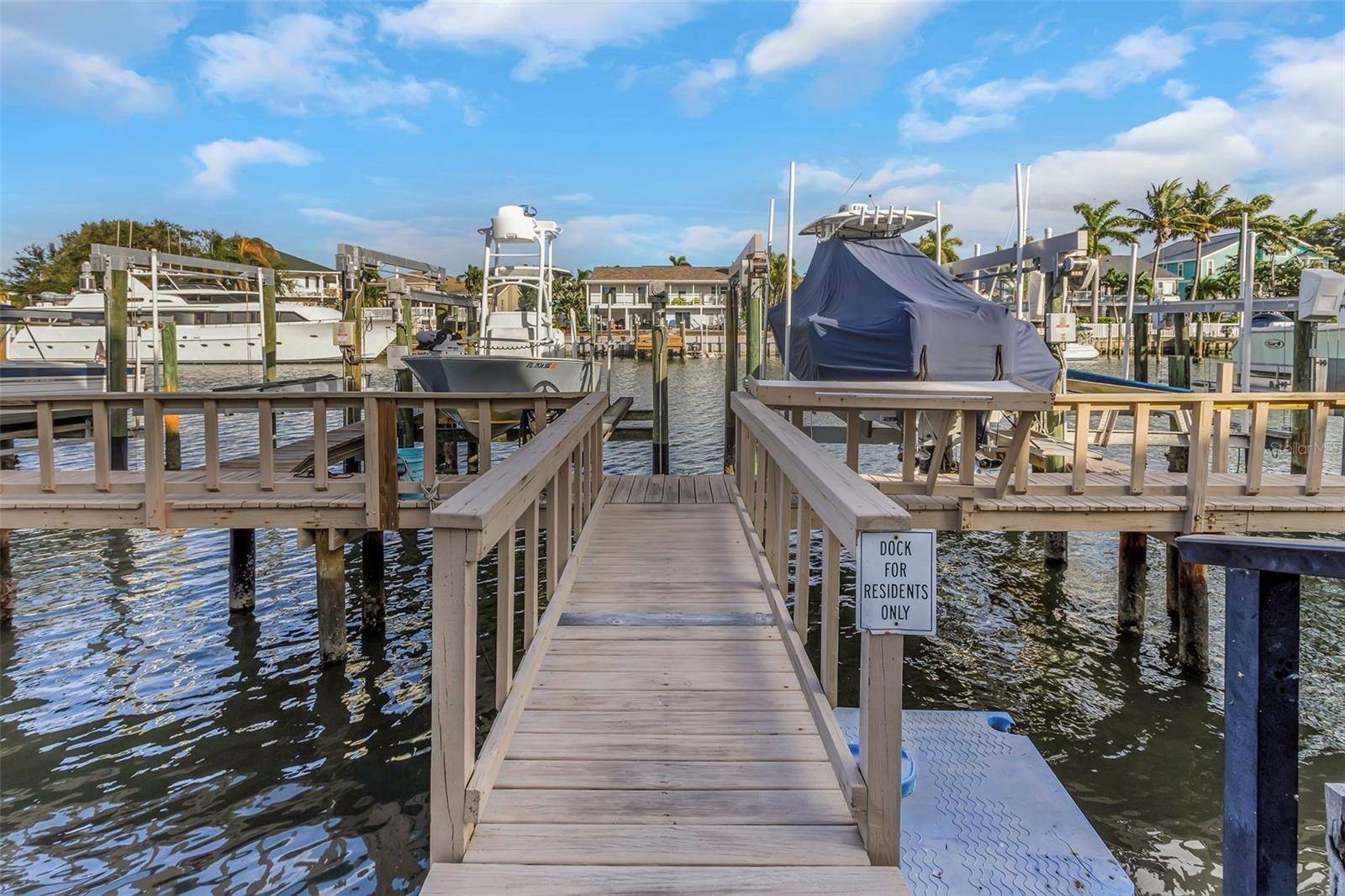 Tierra Verde, FL 33715,745 PINELLAS BAYWAY S #207