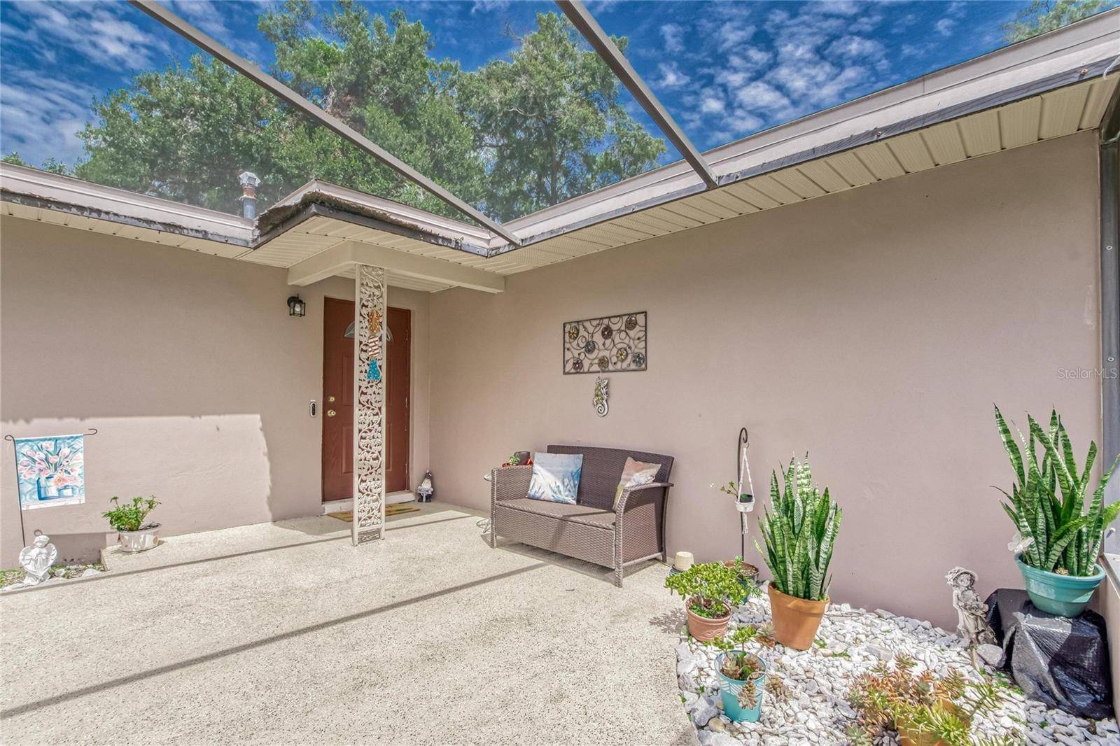 Brandon, FL 33511,207 GLENDALE DR