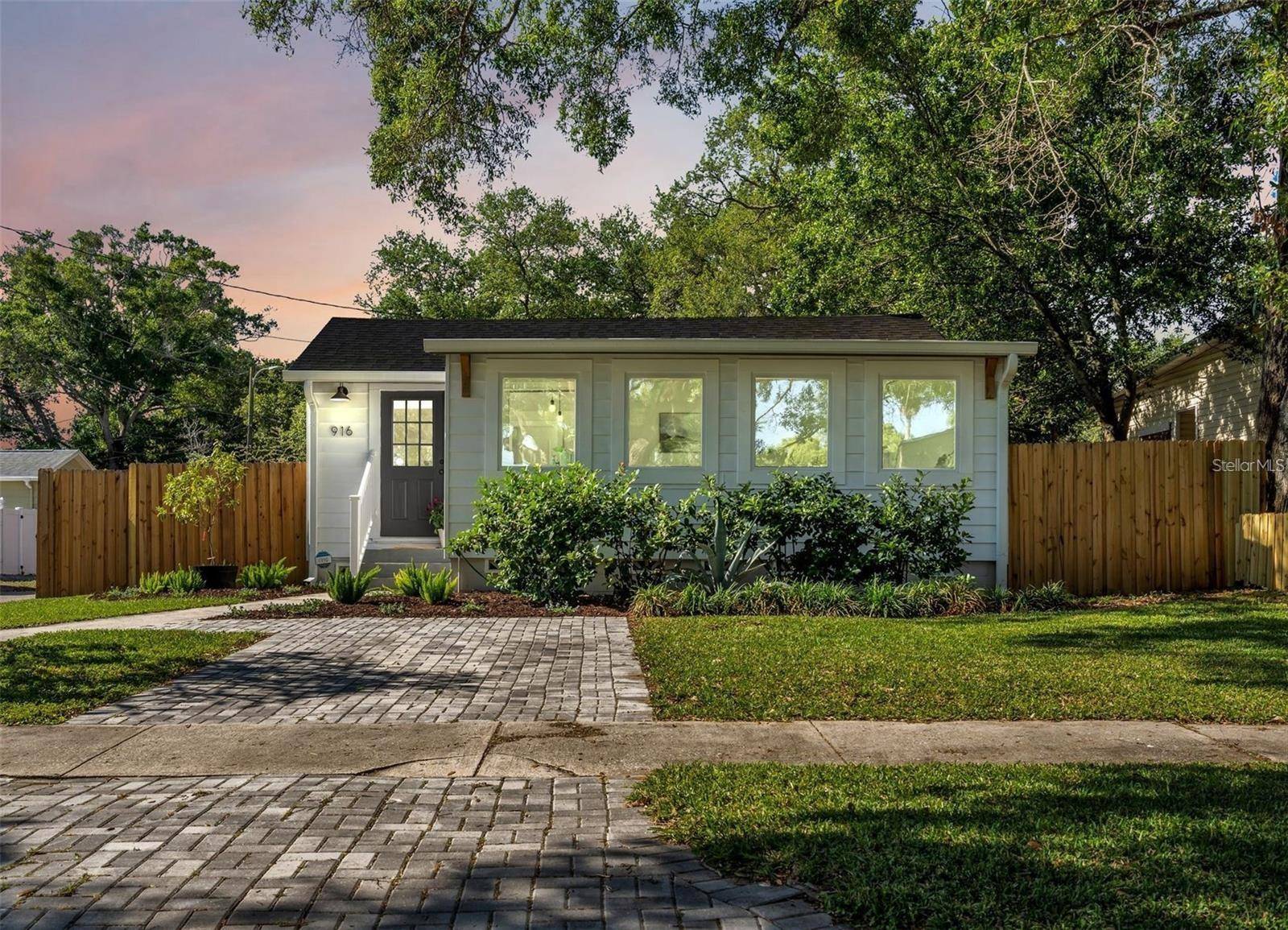 St Petersburg, FL 33703,916 47TH AVE N