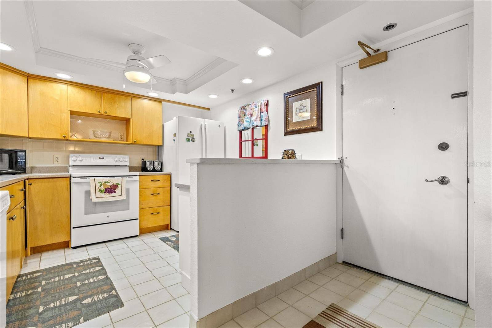 Treasure Island, FL 33706,1 KEY CAPRI #104E